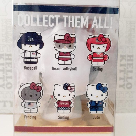Kidrobot Hello Kitty Team USA Vinyl Figure - Picture 3 of 8